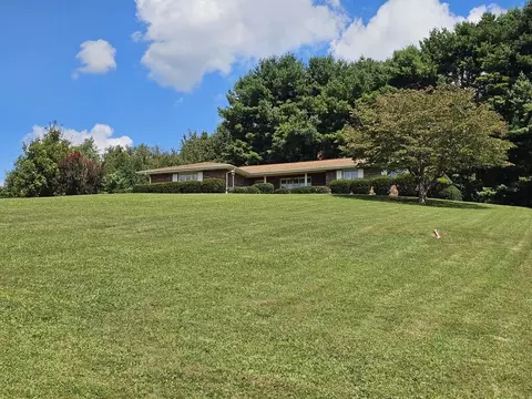 Exterior - 154 Stapleton St, Pounding Mill, VA 24637 photo 2 of 16