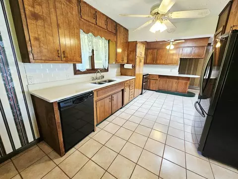 Kitchen - 154 Stapleton St, Pounding Mill, VA 24637 photo 2 of 5