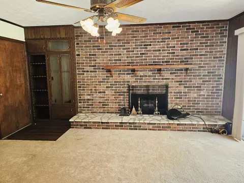 Living - 154 Stapleton St, Pounding Mill, VA 24637 photo 4 of 4