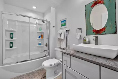 Bath - 23544 Winterham Dr, Abingdon, VA 24211 photo 4 of 5