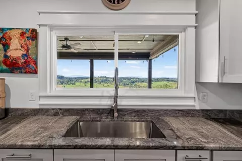 Kitchen - 23544 Winterham Dr, Abingdon, VA 24211 photo 1 of 5