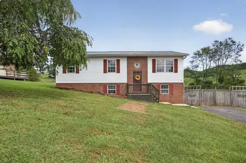 428 Clairmont Cir, Castlewood, VA 24224