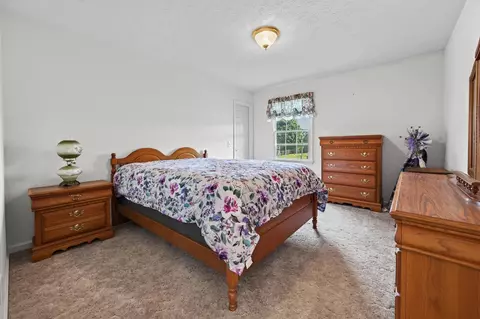 Bedroom - 108 White Tail Dr, Max Meadows, VA 24360 photo 4 of 9