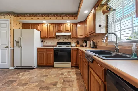 Kitchen - 108 White Tail Dr, Max Meadows, VA 24360 photo 6 of 6