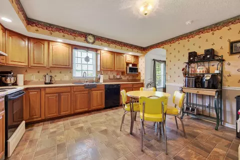 Kitchen - 108 White Tail Dr, Max Meadows, VA 24360 photo 3 of 6