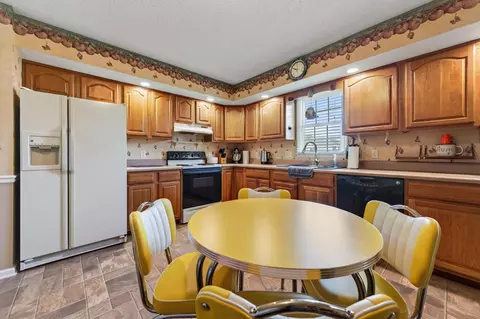 Kitchen - 108 White Tail Dr, Max Meadows, VA 24360 photo 2 of 6