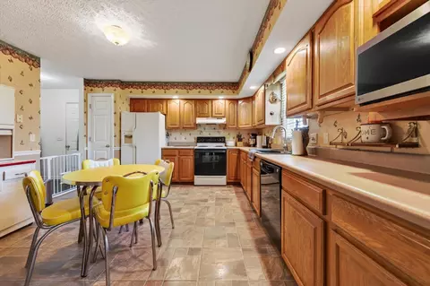 Kitchen - 108 White Tail Dr, Max Meadows, VA 24360 photo 1 of 6