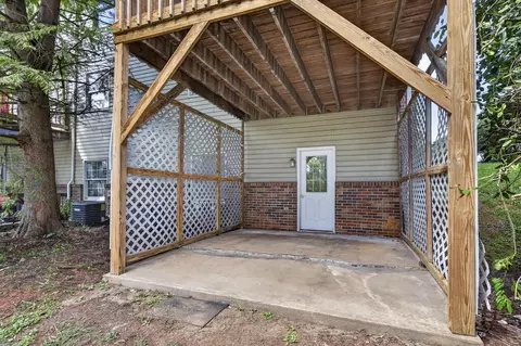 Exterior - 680 Thompson Dr, Abingdon, VA 24210 photo 7 of 8