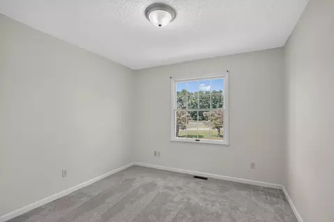 Bedroom - 680 Thompson Dr, Abingdon, VA 24210 photo 6 of 10