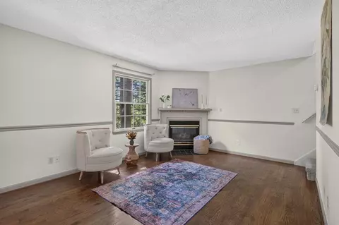 Living - 680 Thompson Dr, Abingdon, VA 24210 photo 1 of 7