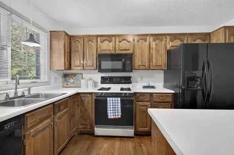 Kitchen - 680 Thompson Dr, Abingdon, VA 24210 photo 3 of 4