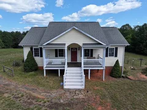 Exterior - 310 Vfw Rd, Patrick Springs, VA 24133 photo 4 of 9
