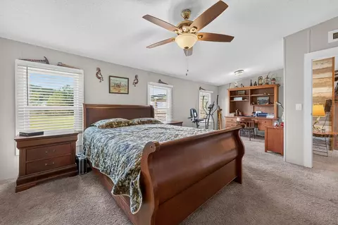 Bedroom - 3687 Ivanhoe Rd, Ivanhoe, VA 24350 photo 3 of 4