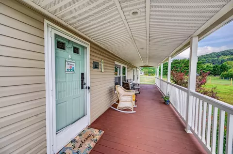 Exterior - 3687 Ivanhoe Rd, Ivanhoe, VA 24350 photo 3 of 6