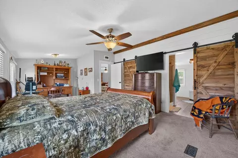Bedroom - 3687 Ivanhoe Rd, Ivanhoe, VA 24350 photo 4 of 4