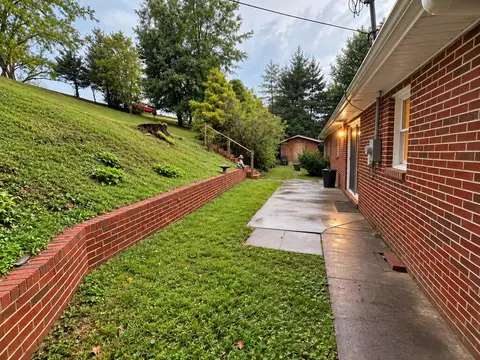 Exterior - 321 Star St, Pounding Mill, VA 24637 photo 4 of 5