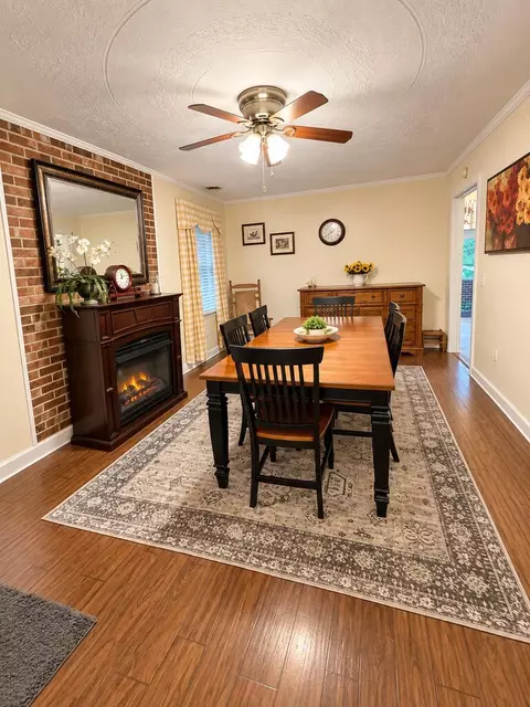 Dining - 321 Star St, Pounding Mill, VA 24637 photo 1 of 2