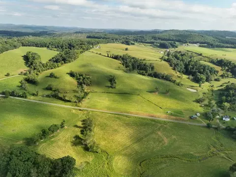 1400 Island Creek Dr, Hillsville, VA 24343