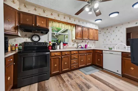 Kitchen - 403 Wright Mountain Dr, Bland, VA 24315 photo 4 of 4
