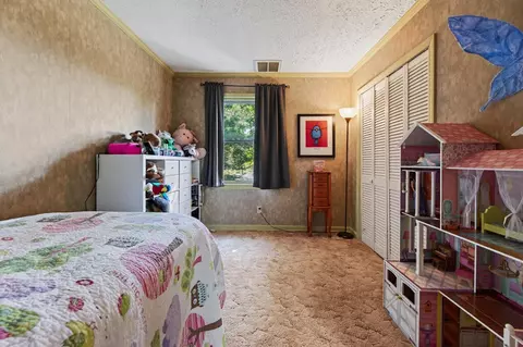 Bedroom - 403 Wright Mountain Dr, Bland, VA 24315 photo 5 of 6