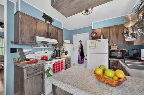 Kitchen - 578 Sheffey School Rd, Max Meadows, VA 24360 photo 5 of 5