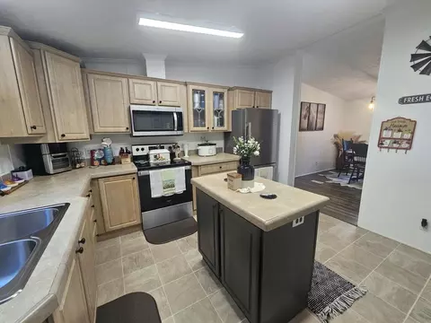 Kitchen - 193 Chestnut St, Pounding Mill, VA 24637 photo 3 of 12