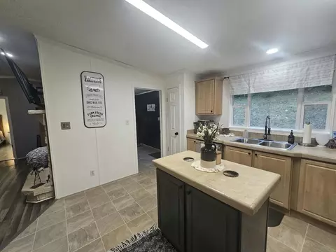 Kitchen - 193 Chestnut St, Pounding Mill, VA 24637 photo 4 of 12