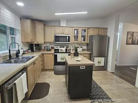 Kitchen - 193 Chestnut St, Pounding Mill, VA 24637 photo 2 of 12