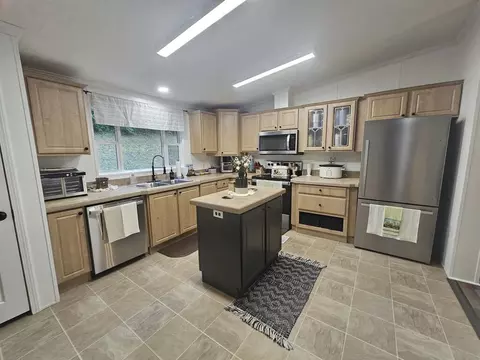 Kitchen - 193 Chestnut St, Pounding Mill, VA 24637 photo 8 of 12