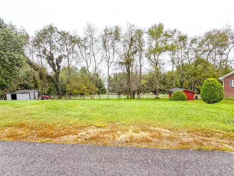 214 Varnelle Ave, Rural Retreat, VA 24368