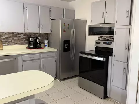 Kitchen - 312 Circle St, Bluefield, VA 24605 photo 2 of 5