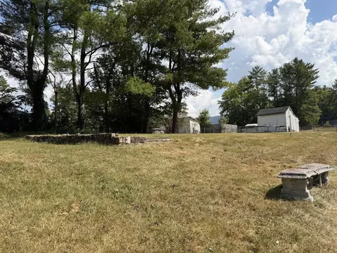 Exterior - 312 Circle St, Bluefield, VA 24605 photo 11 of 12