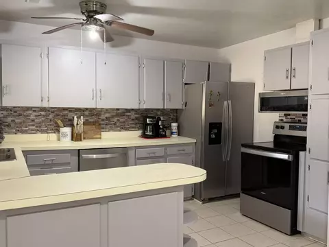 Kitchen - 312 Circle St, Bluefield, VA 24605 photo 1 of 5
