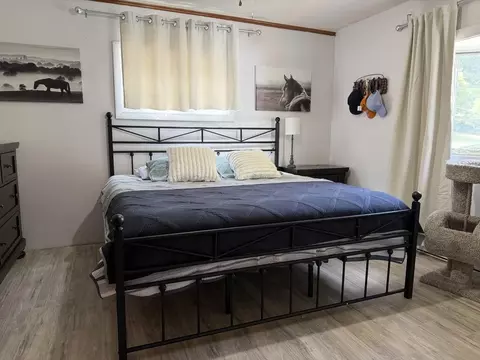 Bedroom - 312 Circle St, Bluefield, VA 24605 photo 2 of 4