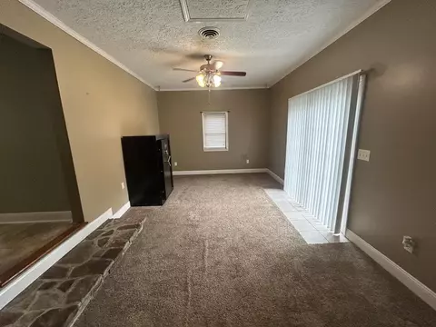 Living - 330 Fox Fire Rd, Max Meadows, VA 24360 photo 7 of 11