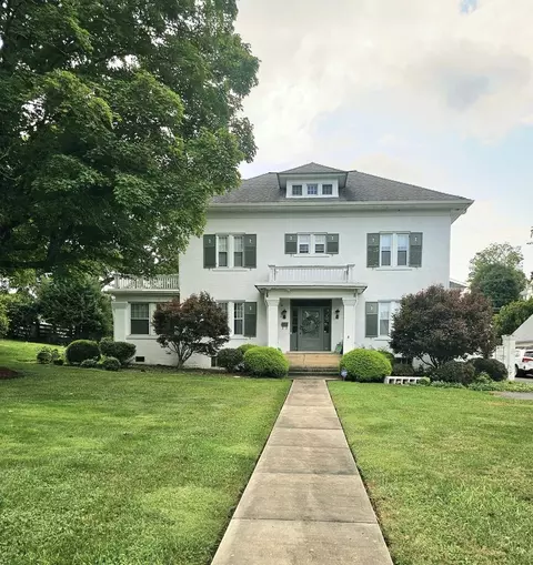 227 Church St, Tazewell, VA 24651