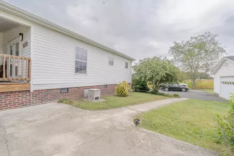 Exterior - 768 Ivanhoe Rd, Max Meadows, VA 24360 photo 4 of 9