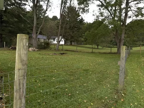 131 Sesame St, North Tazewell, VA 24630
