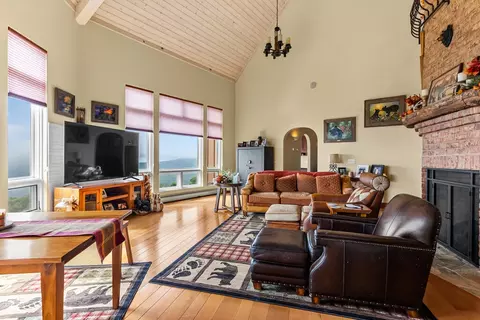 Living - 251 Running Bear Ct, Independence, VA 24348 photo 3 of 7