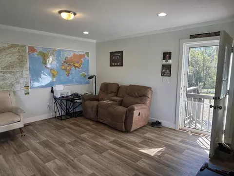 Entry Way - 9950 Ivanhoe Rd, Ivanhoe, VA 24350 photo 1 of 2