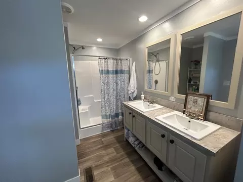 Bath - 9950 Ivanhoe Rd, Ivanhoe, VA 24350 photo 3 of 6