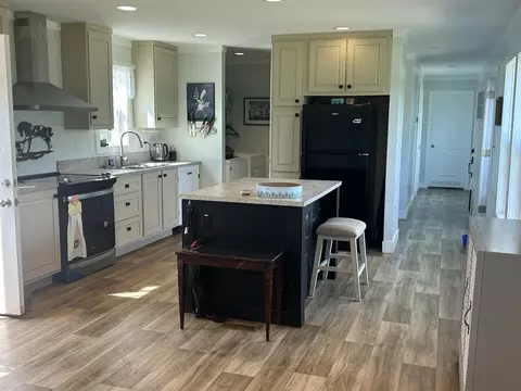 Kitchen - 9950 Ivanhoe Rd, Ivanhoe, VA 24350 photo 1 of 5