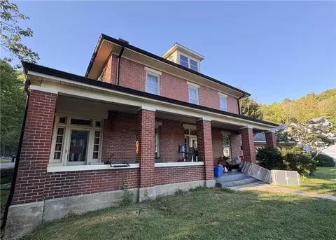 920 Ridge Ave NW, Norton, VA 24273