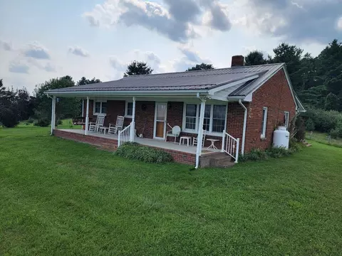 76 High Top Ln, Fries, VA 24330