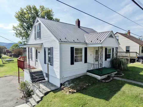 222 Sprinkle Ave, Marion, VA 24354