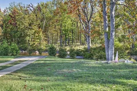 215 E Laurel Ave, Damascus, VA 24236 photo 11
