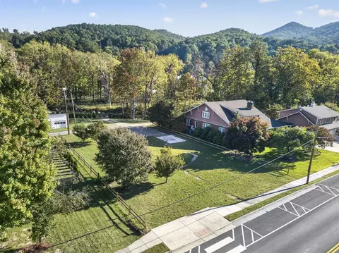 215 E Laurel Ave, Damascus, VA 24236 photo 5