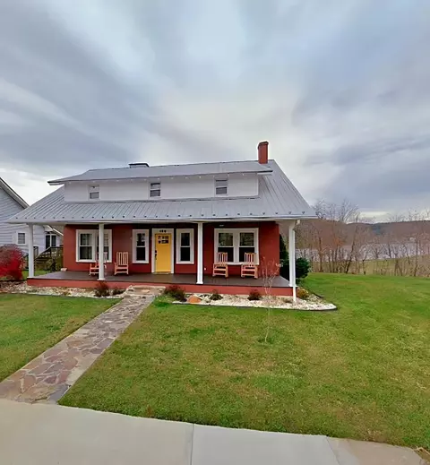 124 Lee Dr, Fries, VA 24330