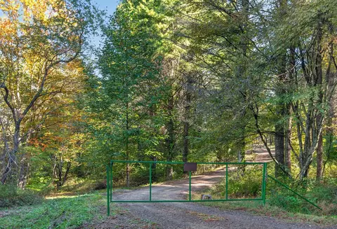 168 Smith Landing Ln, Hillsville, VA 24343