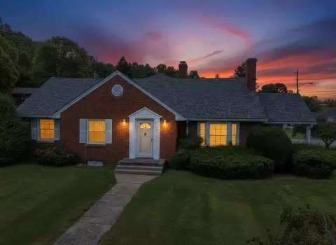 14 Lively St, Lebanon, VA 24266